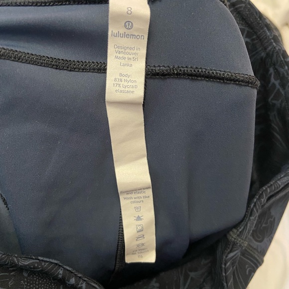 Lululemon - Picture 3 of 3